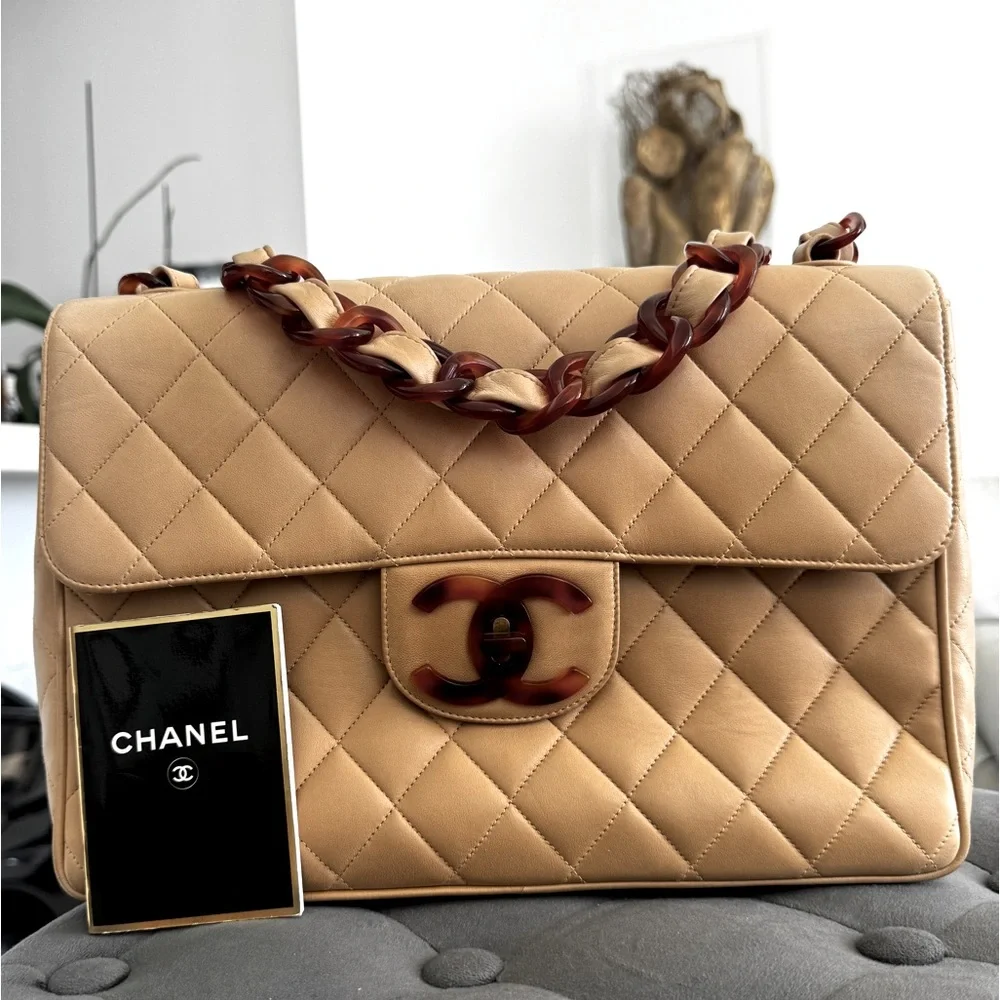 LOT 1287 JUMBO Tortoiseshell chain shoulder strap CHANEL vintage XL CC